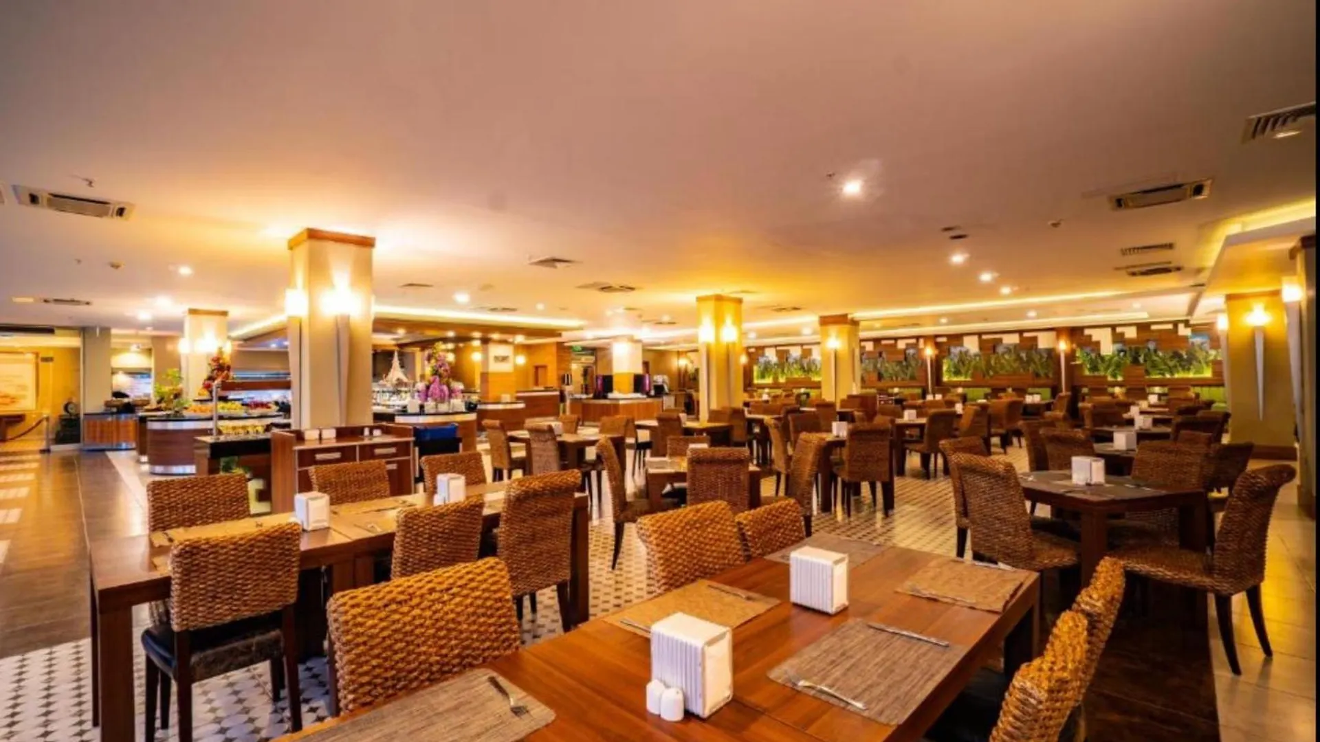 Ambassador Hotel & Spa Αττάλεια 4*,